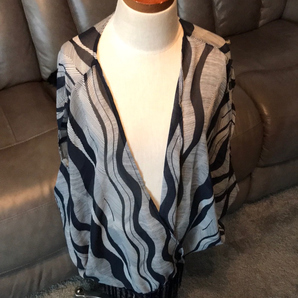 Sleeveless sheer shawl size xl